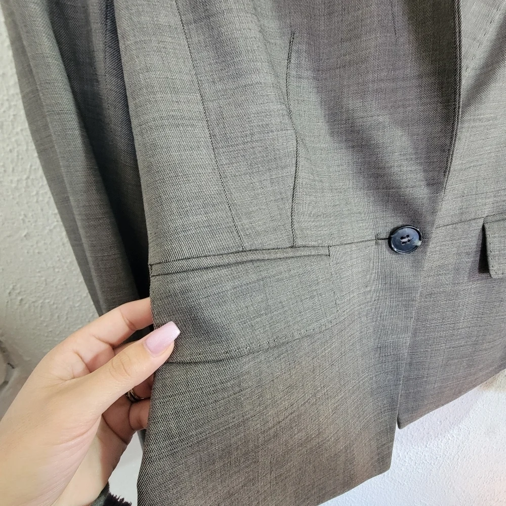 Ann Taylor Virgin Wool Stretch Asymmetrical One-Button Blazer sz 2 Tan Gray